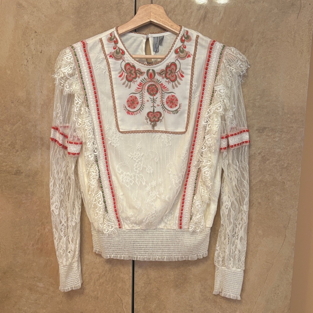 Embroidered Lace Ivory Floral Blouse NWT SIZE S by Bl-nk London